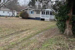 2416 Minorwood Rd, Greensboro, NC 27405 - Photo 2