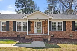 2302 Beaverbrook Dr, Greensboro, NC 27406 - Photo 44