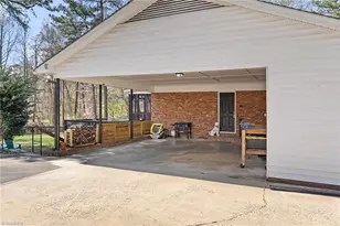 2302 Beaverbrook Dr, Greensboro, NC 27406 - Photo 30