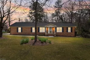 2302 Beaverbrook Dr, Greensboro, NC 27406 - Photo 38