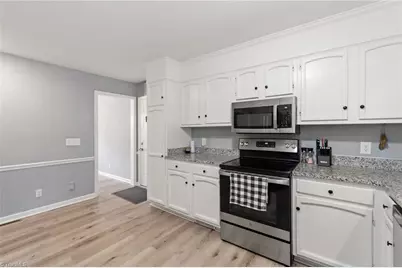 2302 Beaverbrook Drive, Greensboro, NC 27406 - Photo 10