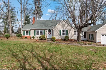 205 Triplett Street, Jonesville, NC 28642 - Photo 2