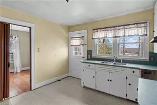 205 Triplett St, Jonesville, NC 28642 - Photo 12