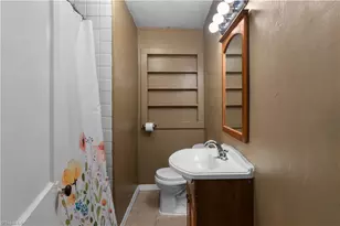 205 Triplett St, Jonesville, NC 28642 - Photo 16