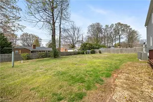 2821 Edgewood Ave, Burlington, NC 27215 - Photo 42