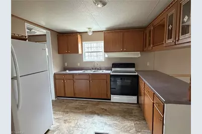 670 Foxwood Road, Madison, NC 27025 - Photo 8