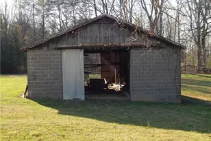 4190 Grubbs Rd, Walkertown, NC 27051 - Photo 20