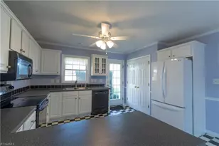 6055 Wind Shadow Ln, Walkertown, NC 27051 - Photo 8