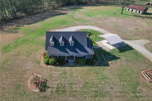 6055 Wind Shadow Ln, Walkertown, NC 27051 - Photo 2