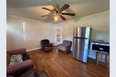 1611 E Pine Street, Mount Airy, NC 27030 - Photo 4