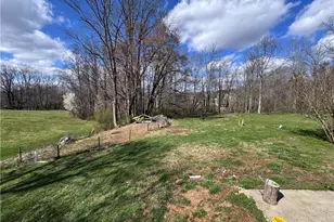 1611 E Pine St, Mount Airy, NC 27030 - Photo 2