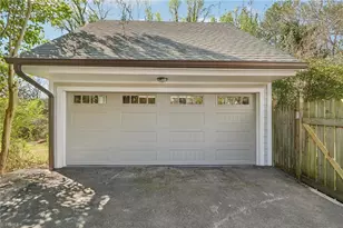 907 Sunset Dr, High Point, NC 27262 - Photo 46