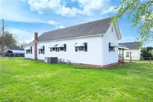 105 Watt St, Cooleemee, NC 27014 - Photo 8