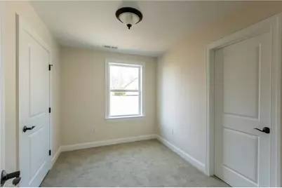 1064 S Sunset Drive, Winston-Salem, NC 27103 - Photo 6