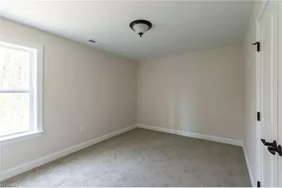 1064 S Sunset Drive, Winston-Salem, NC 27103 - Photo 8