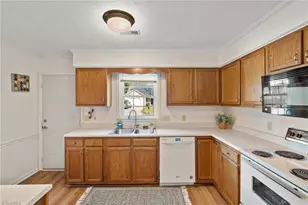 6300 Ridge Haven Rd, Greensboro, NC 27410 - Photo 10