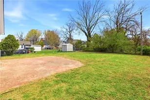 1109 Benjamin Benson St, Greensboro, NC 27406 - Photo 34