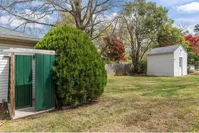 303 E Swannanoa Avenue, Liberty, NC 27298 - Photo 40