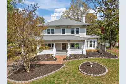 303 E Swannanoa Avenue, Liberty, NC 27298 - Photo 2