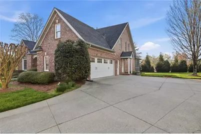 125 Maple Shade Court, Winston-Salem, NC 27106 - Photo 2