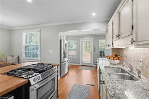 1824 Colonial Ave, Greensboro, NC 27408 - Photo 14