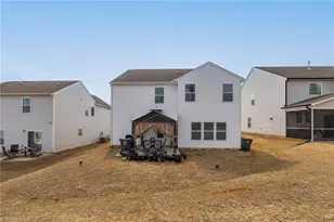 5536 Baverhof Dr, Greensboro, NC 27405 - Photo 4