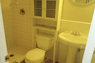 3202 Northampton Dr, Greensboro, NC 27408 - Photo 16