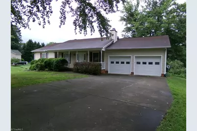 844 Leichester Square Court, Kernersville, NC 27284 - Photo 2