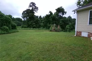 844 Leichester Square Ct, Kernersville, NC 27284 - Photo 4