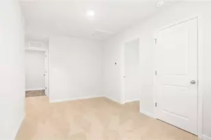 1602 Hamilton Hills Dr, Greensboro, NC 27406 - Photo 10