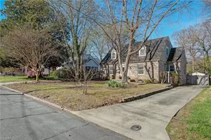 406 Westdale Pl, Greensboro, NC 27403 - Photo 2
