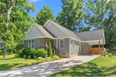 629 Rockspring Road, High Point, NC 27262 - Photo 2