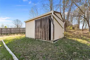 696 Gold Hill Rd, Madison, NC 27025 - Photo 38