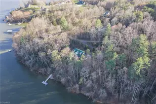 490 Blue Heron Ln, Wilkesboro, NC 28697 - Photo 4