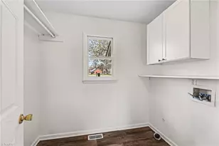 401 Sherwood Ct, Eden, NC 27288 - Photo 16