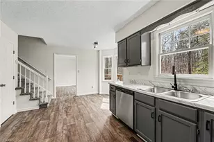 401 Sherwood Ct, Eden, NC 27288 - Photo 8