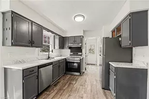 401 Sherwood Ct, Eden, NC 27288 - Photo 2