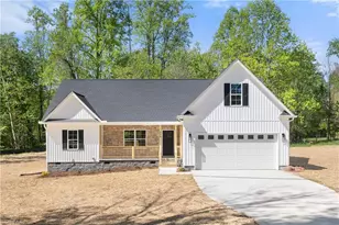 536 Virginia Dr, Yadkinville, NC 27005 - Photo 1