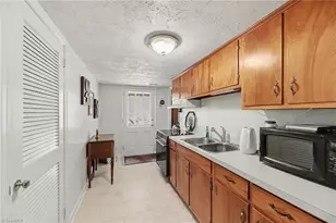 1003 McDowell Dr, Greensboro, NC 27408 - Photo 24