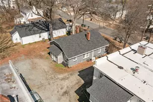 204 Holt St, Burlington, NC 27217 - Photo 6