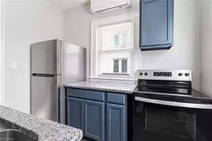 204 Holt St, Burlington, NC 27217 - Photo 10