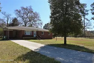 23961 Crumptown Rd, Wagram, NC 28396 - Photo 4