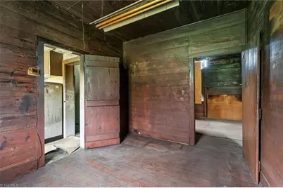 606 E Springfield Road, High Point, NC 27263 - Photo 10