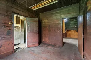 606 E Springfield Rd, High Point, NC 27263 - Photo 10