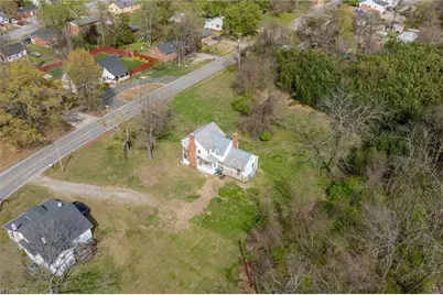 606 E Springfield Road, High Point, NC 27263 - Photo 2