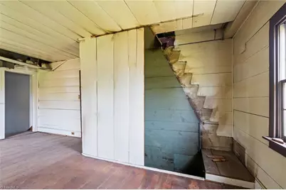 606 E Springfield Road, High Point, NC 27263 - Photo 16