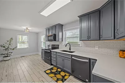 1515 Woodland Avenue, Burlington, NC 27215 - Photo 12