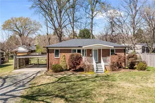 1515 Woodland Ave, Burlington, NC 27215 - Photo 1