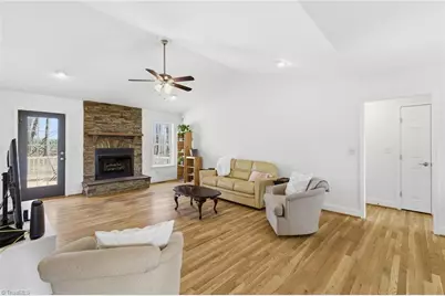 130 Bud Road, Reidsville, NC 27320 - Photo 10