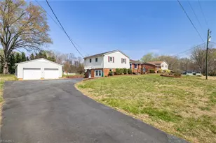 4661 Kings Gate Dr, Winston-Salem, NC 27101 - Photo 2